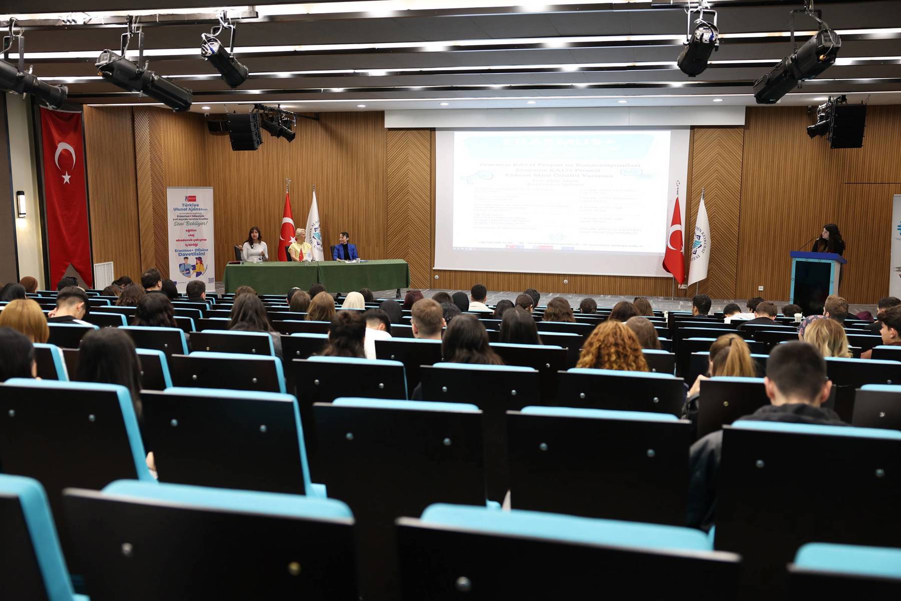 Erasmus Ailesi Büyüyor: Öğrencilerimizle Bilgi ve Eğlence Dolu Tanıtım Toplantıları