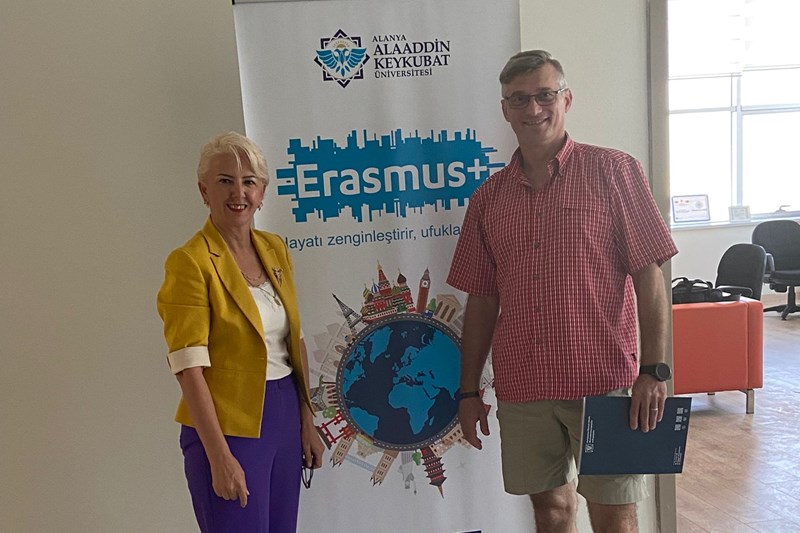 PARTNER ÜNİVERSİTEDEN ERASMUS KOORDİNATÖRLÜĞÜNE ZİYARET